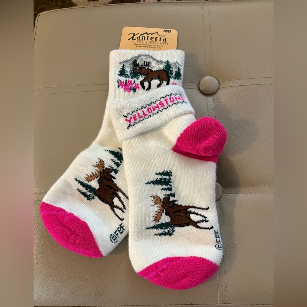 White and Pink “Yellowstone” Moose Socks for Women. NWT. Fits Sm — Med. - Picture 3 of 5